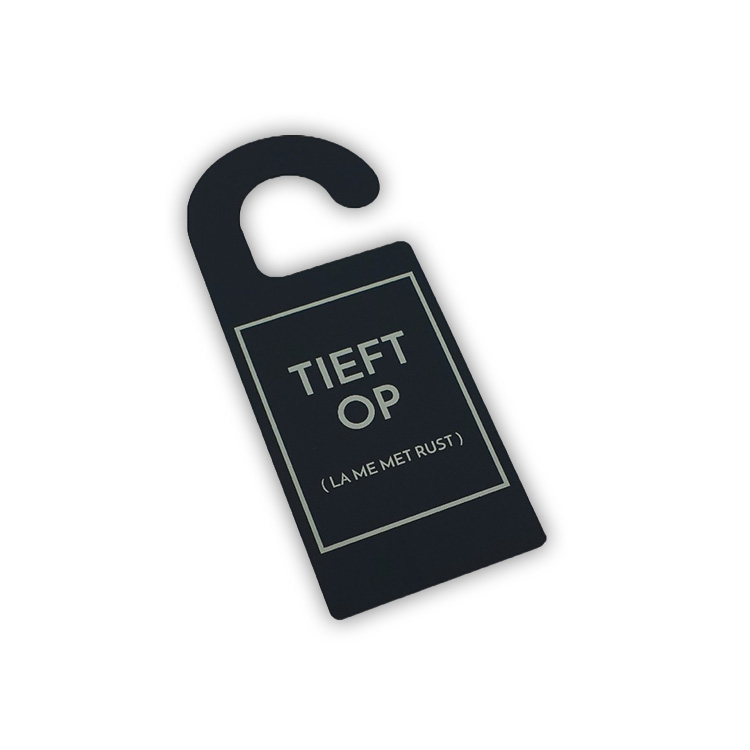 Deurhanger - "TIEFT OP"